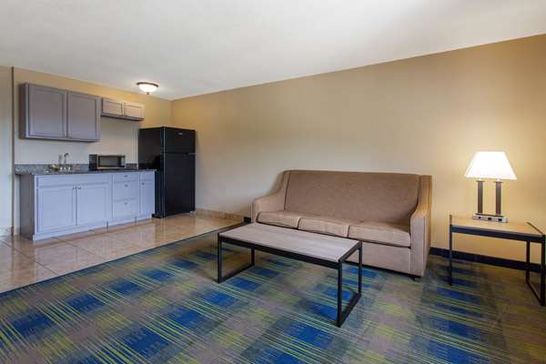  - Super 8 Hotel Cromwell - I-91, Exit 21