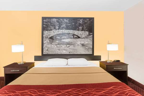  - Super 8 Hotel Ames - I-35, Exit 111