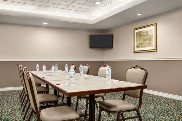  - Ramada Hotel near the Falls Niagara Falls