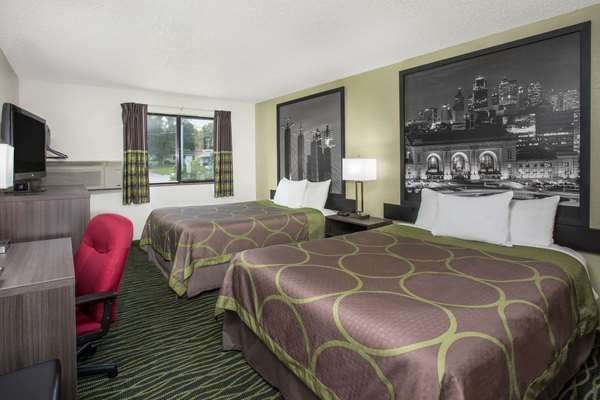  - Super 8 Hotel Independence - I-70, Exit 12