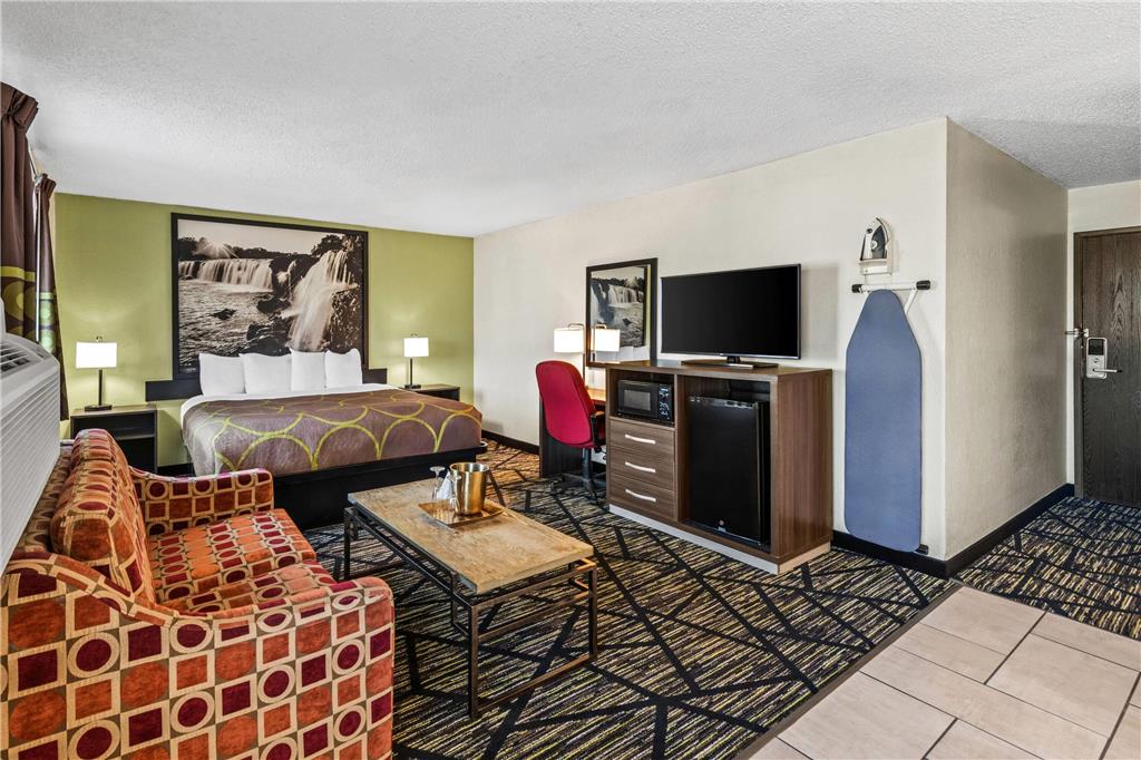 SUPER 8 BY WYNDHAM INDEPENDENCE KAN-guestroom-Guest Room,Suite,On-Site.jpg