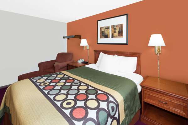  - Super 8 Motel Algona