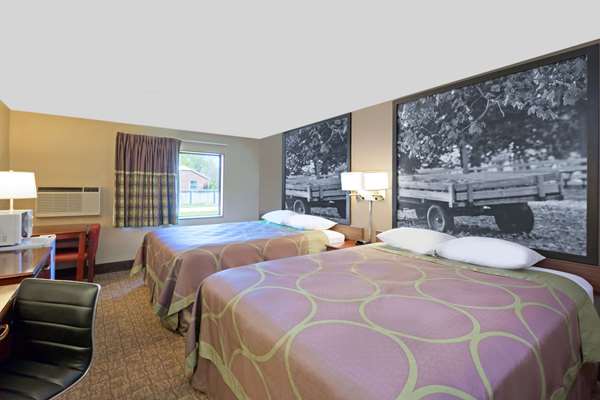  - Super 8 Hotel North Carroll