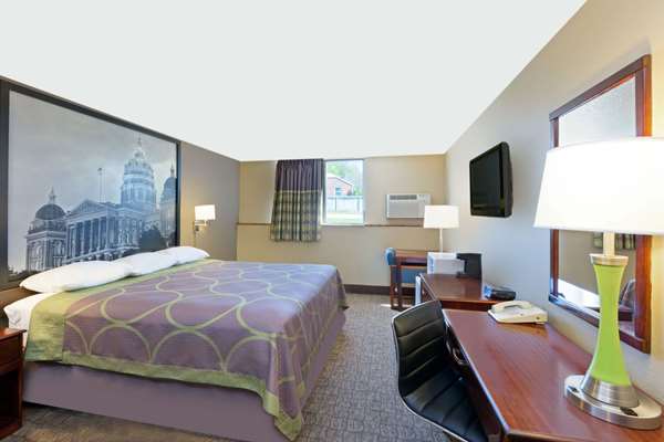  - Super 8 Hotel North Carroll