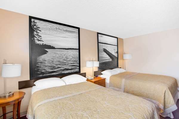  - Super 8 Hotel Clear Lake - I-35, Exit 193