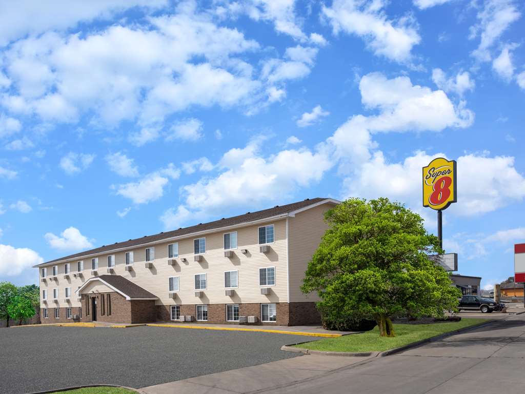 Super 8 Clinton