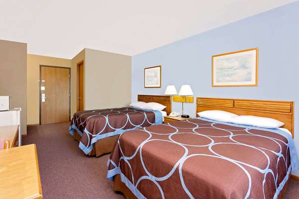  - Super 8 Hotel Dyersville
