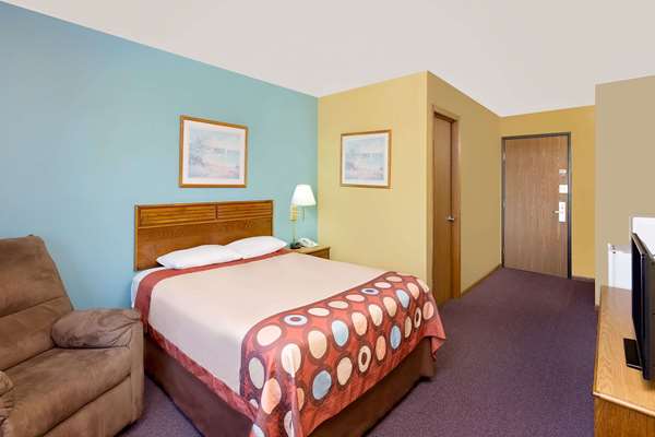  - Super 8 Hotel Dyersville