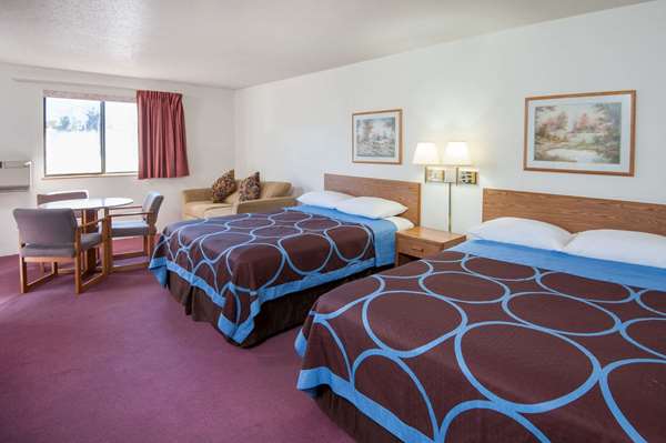  - Super 8 Hotel Salmon Arm
