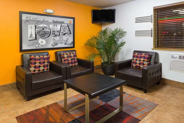  - Super 8 Hotel Dubuque