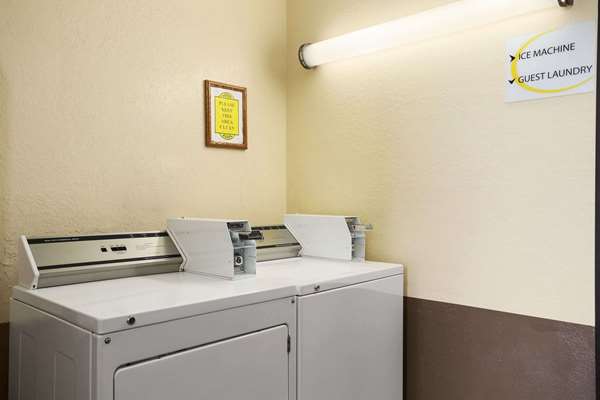  - Super 8 Hotel East Cedar Rapids