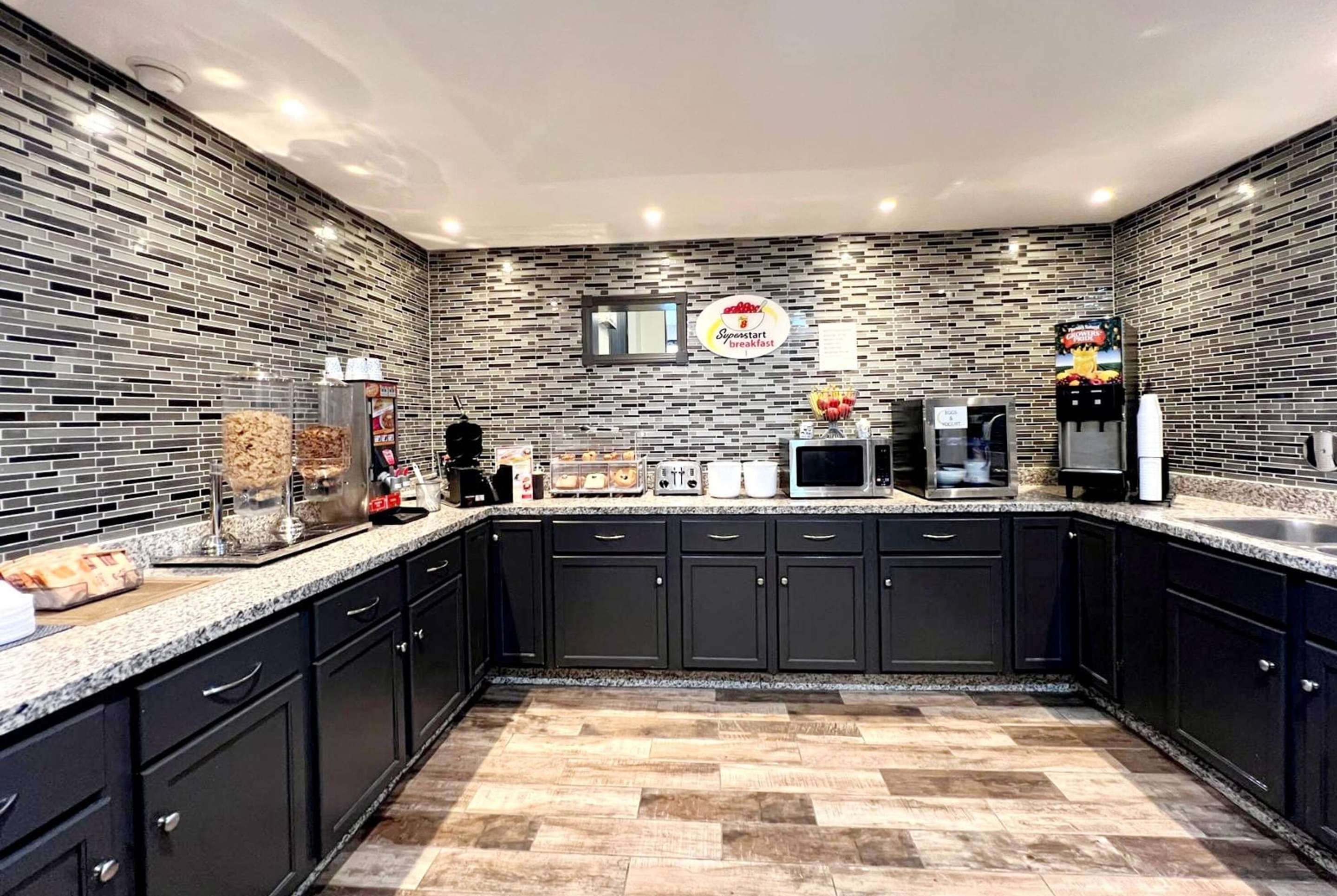 Property amenity | Super 8 by Wyndham Cedar Rapids