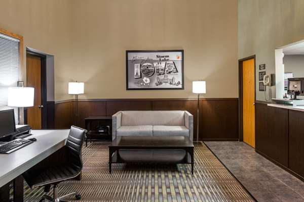  - Super 8 Motel Storm Lake