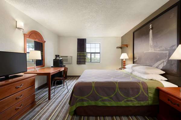  - Super 8 Hotel Air Force Academy Colorado Springs - I-25, Exit 150