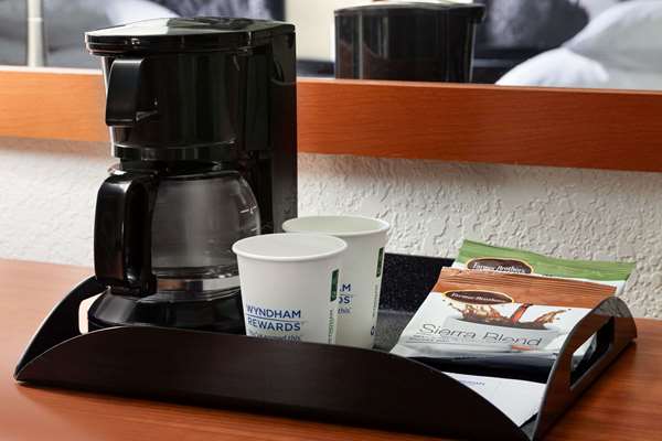  - Super 8 Hotel Air Force Academy Colorado Springs - I-25, Exit 150