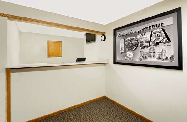  - Super 8 Hotel Centerville