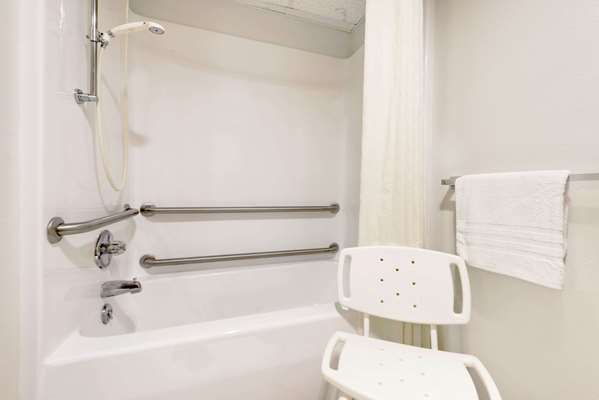  - Super 8 Hotel Centerville