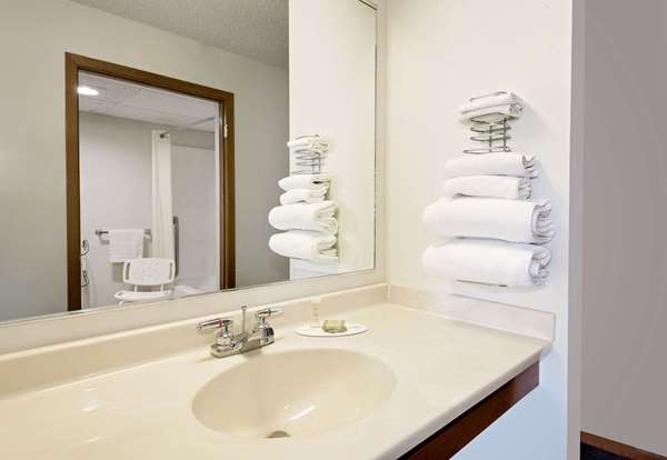  - Super 8 Hotel Centerville