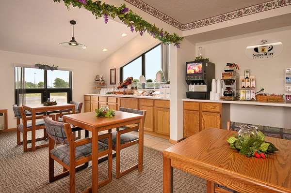  - Super 8 Hotel Centerville