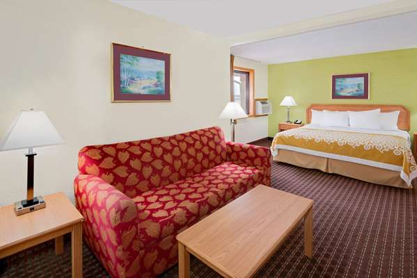 Suite - Days Inn Fort Dodge