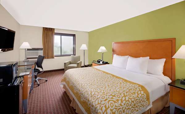  - Days Inn Fort Dodge