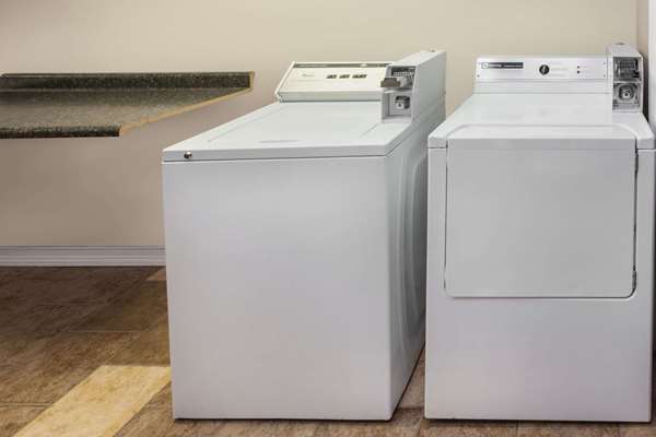 Amenities - Super 8 Hotel Muscatine