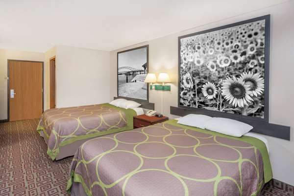  - Super 8 Hotel Muscatine