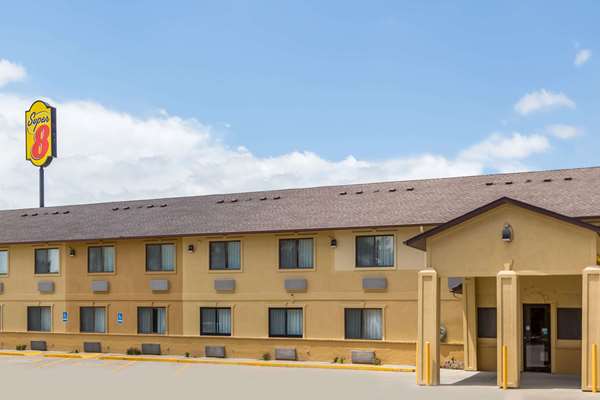 Exterior view - Super 8 Hotel Newton - I-80, Exit 164