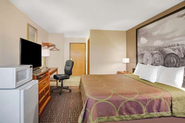  - Super 8 Motel Fort Madison