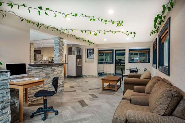  - Super 8 Motel Fort Madison