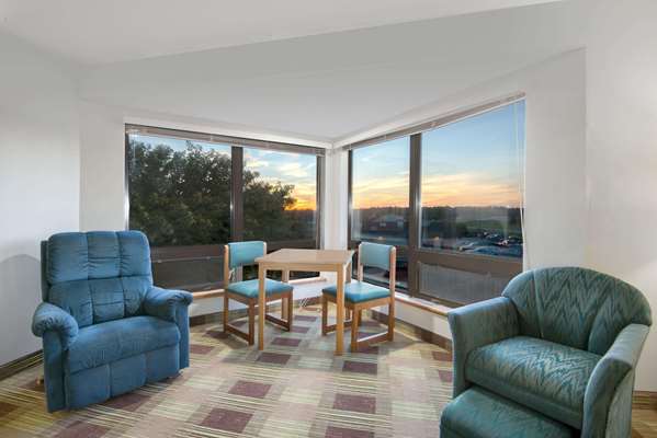  - Super 8 Hotel Toledo