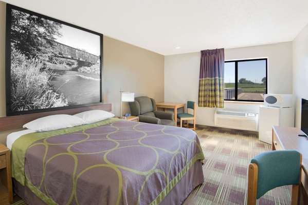  - Super 8 Hotel Toledo