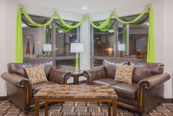  - Super 8 Hotel Toledo