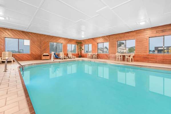 Pool - Super 8 Hotel Ottumwa