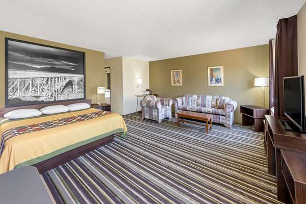 Suite - Super 8 Hotel Roswell
