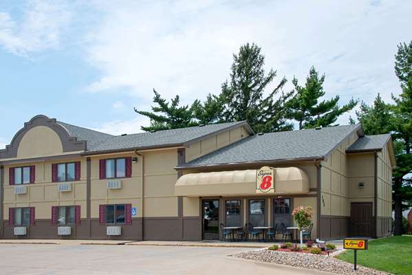 Exterior view - Super 8 Motel Pella