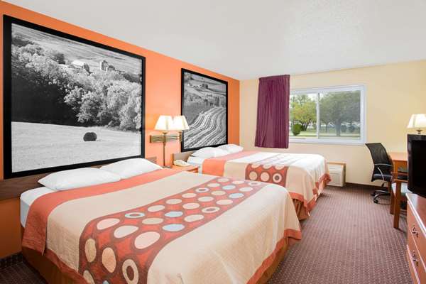  - Super 8 Hotel Waverly