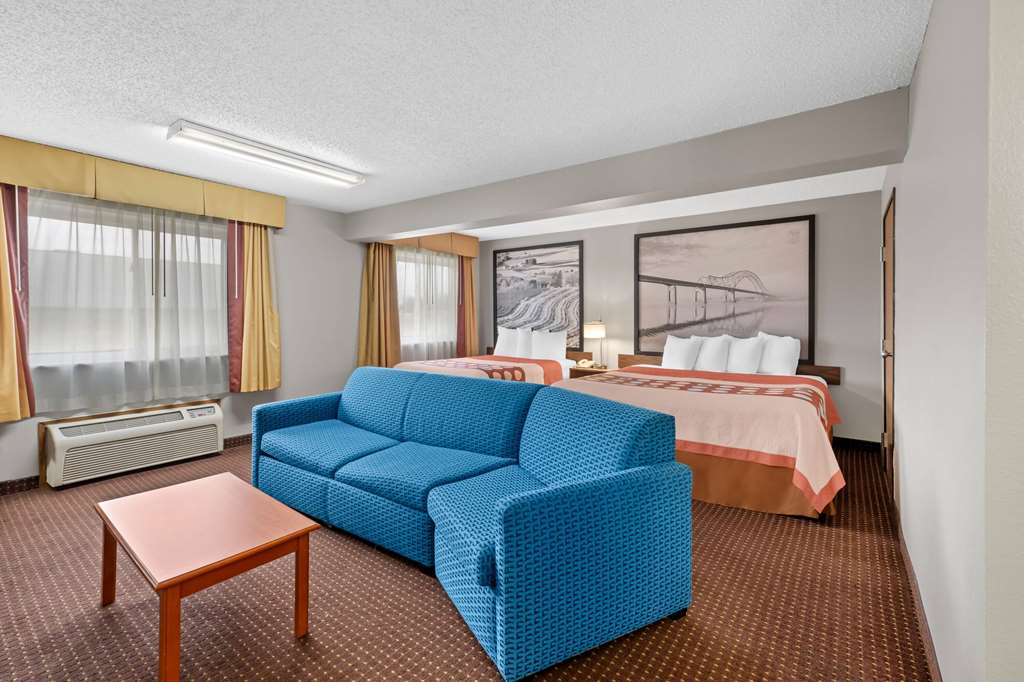 SUPER 8 BY WYNDHAM WAVERLY-guestroom-Guest Room,Suite,On-Site.jpg