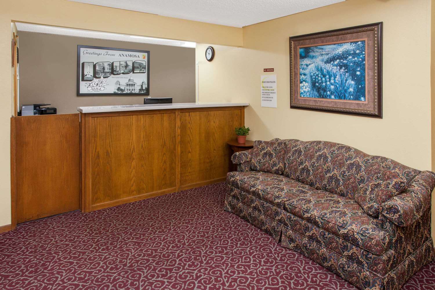 Super 8 Hotel Anamosa, IA See Discounts