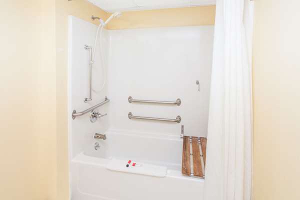  - Super 8 Hotel Anamosa