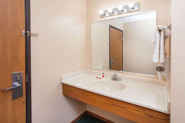 - Super 8 Hotel Anamosa