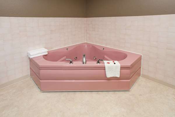 Suite - Super 8 Hotel Anamosa