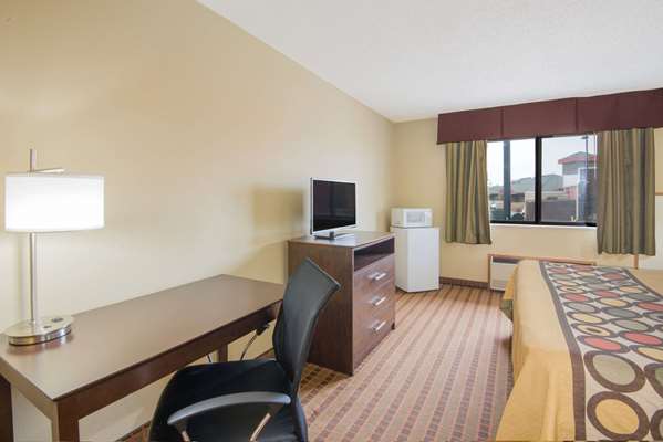  - Super 8 Hotel Story City - I-35, Exit 124
