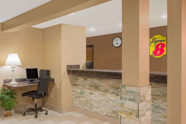  - Super 8 Hotel Story City - I-35, Exit 124