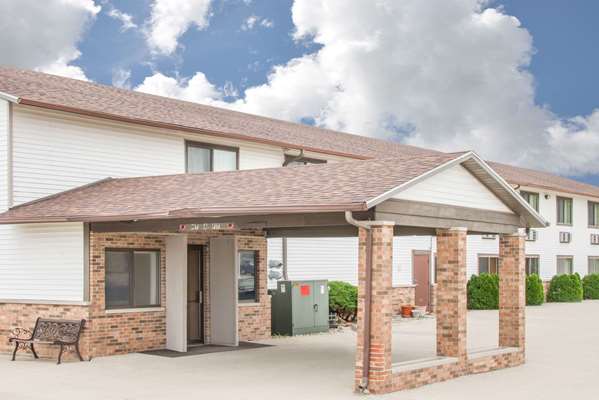 Exterior view - Super 8 Hotel Story City - I-35, Exit 124