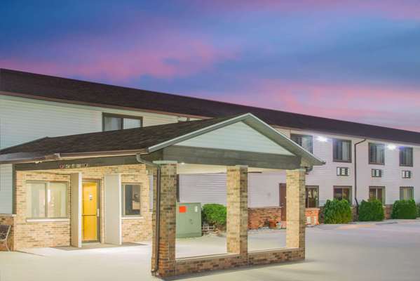 Exterior view - Super 8 Hotel Story City - I-35, Exit 124