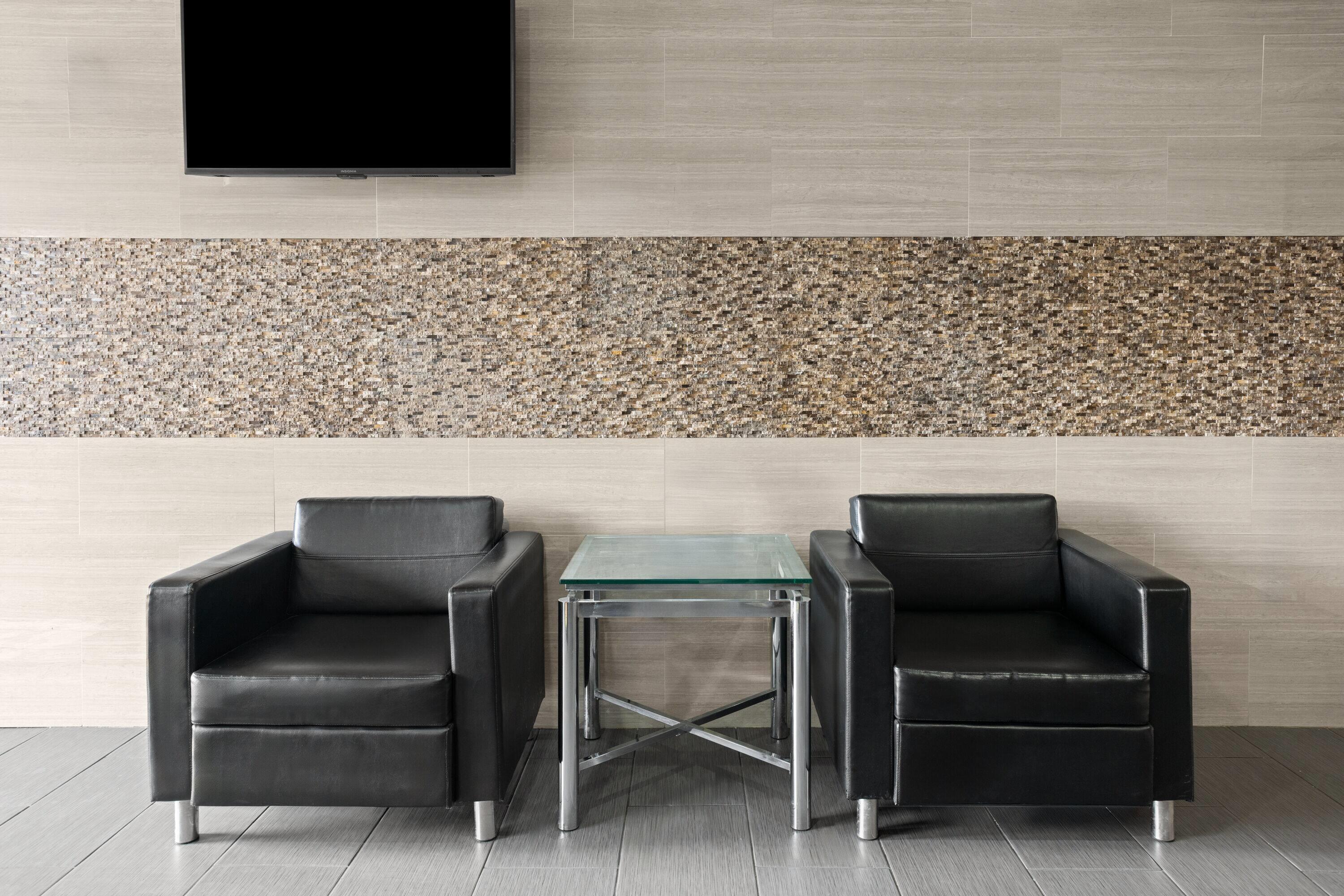 Lobby | Super 8 by Wyndham Mentor/Cleveland Area