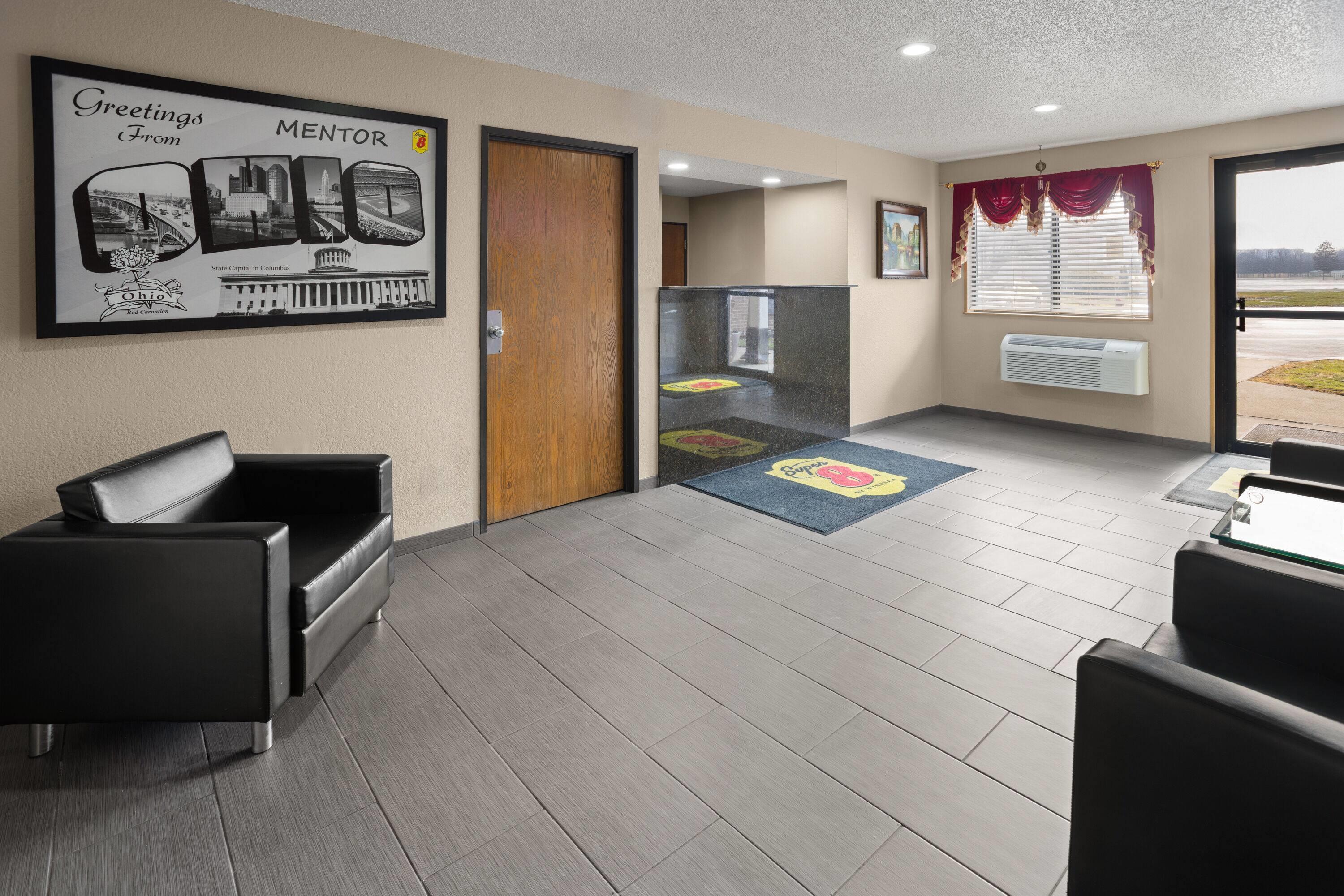 Lobby | Super 8 by Wyndham Mentor/Cleveland Area