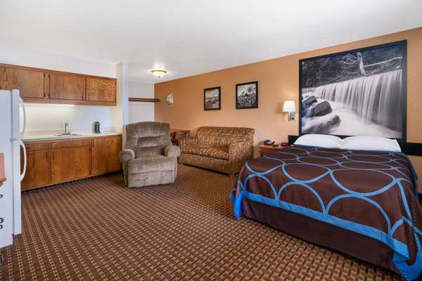 Suite - Super 8 Motel Goodland - I-70, Exit 17