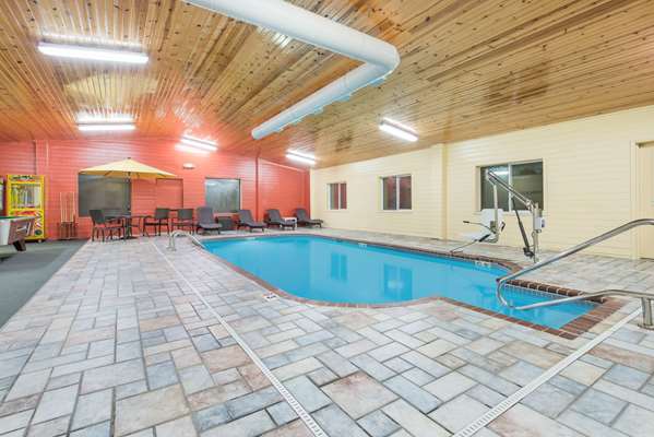 Pool - Super 8 Hotel Webster City